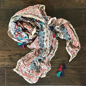 Silky Scarf with Tassles